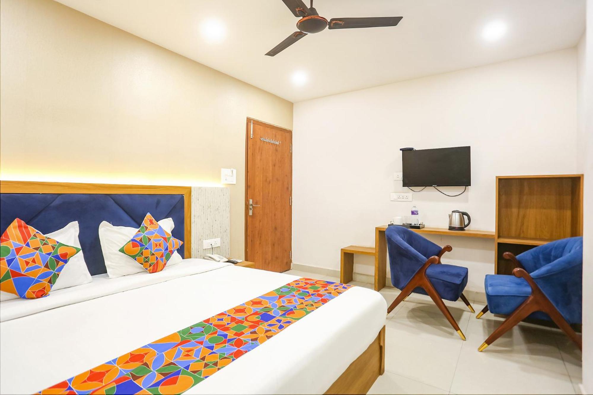 Fabhotel Hari Kunj 900 M From Kashi Vishwanath Temple Varanasi Bagian luar foto